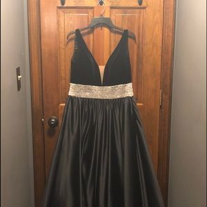 Black Full-Length Prom Dress